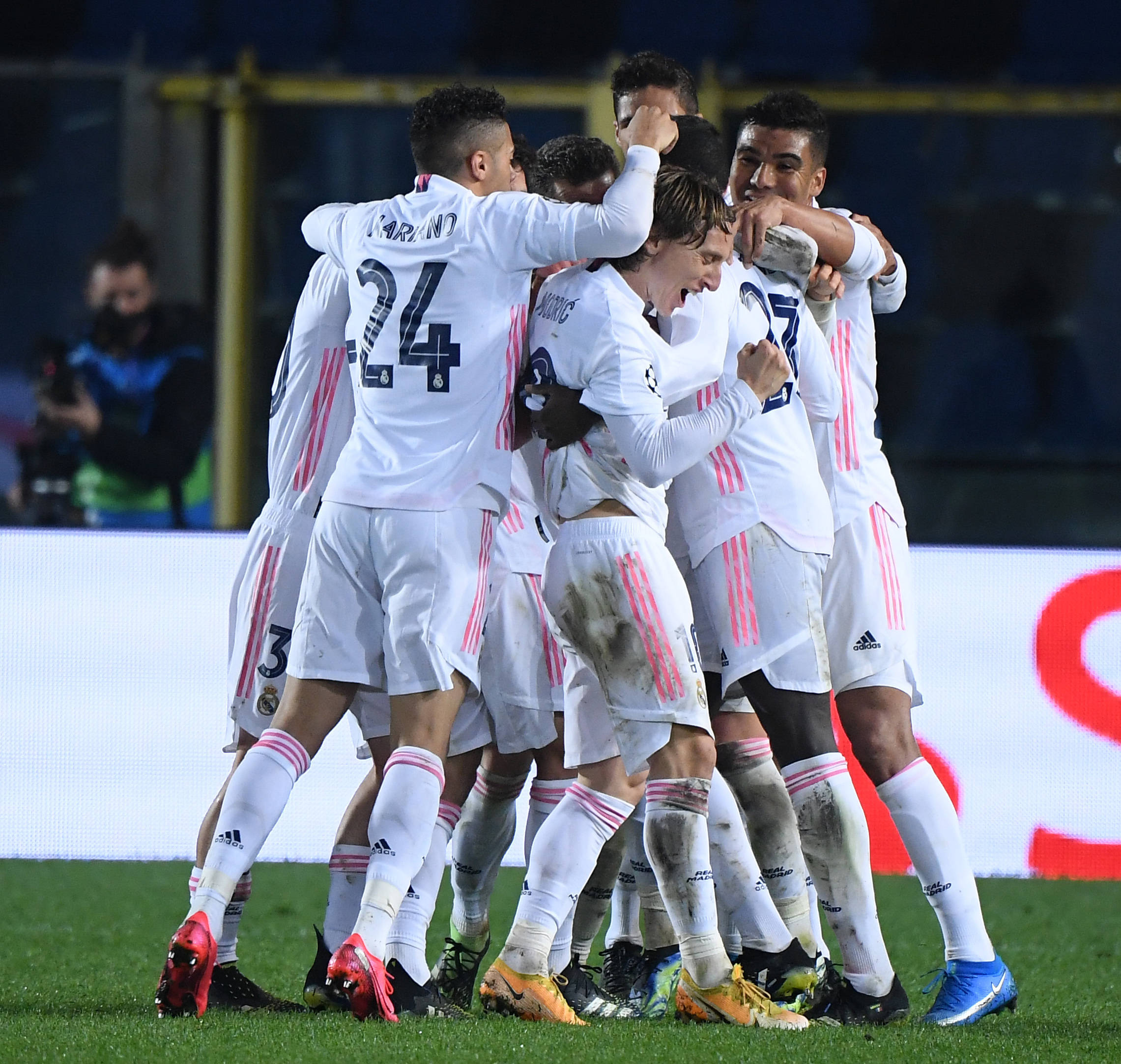 欧冠决赛集锦_(欧冠决赛集锦詹俊解说)  第2张