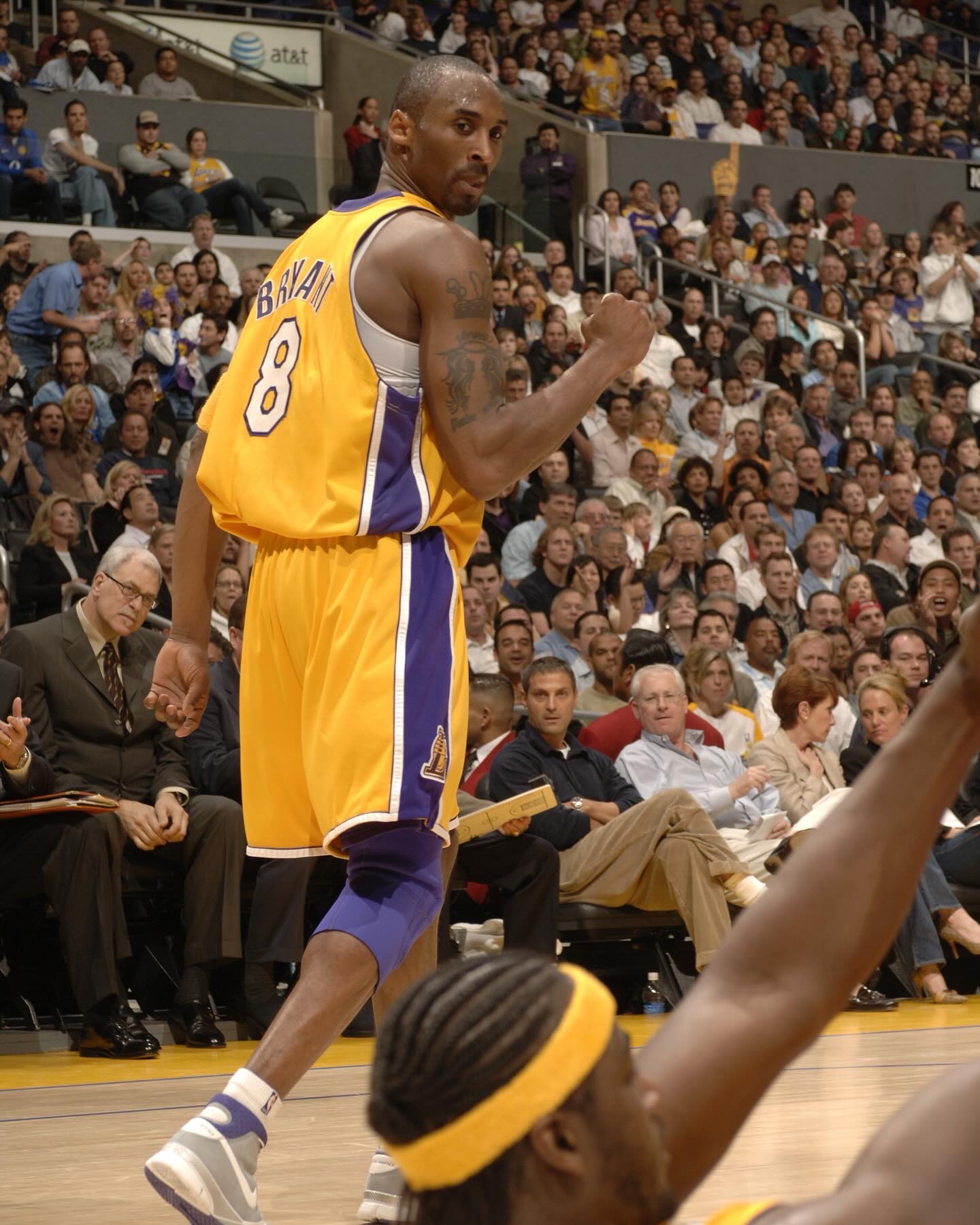 nba全场比赛回放录像湖人球员_(nba回放全场录像高清中文解说湖人)