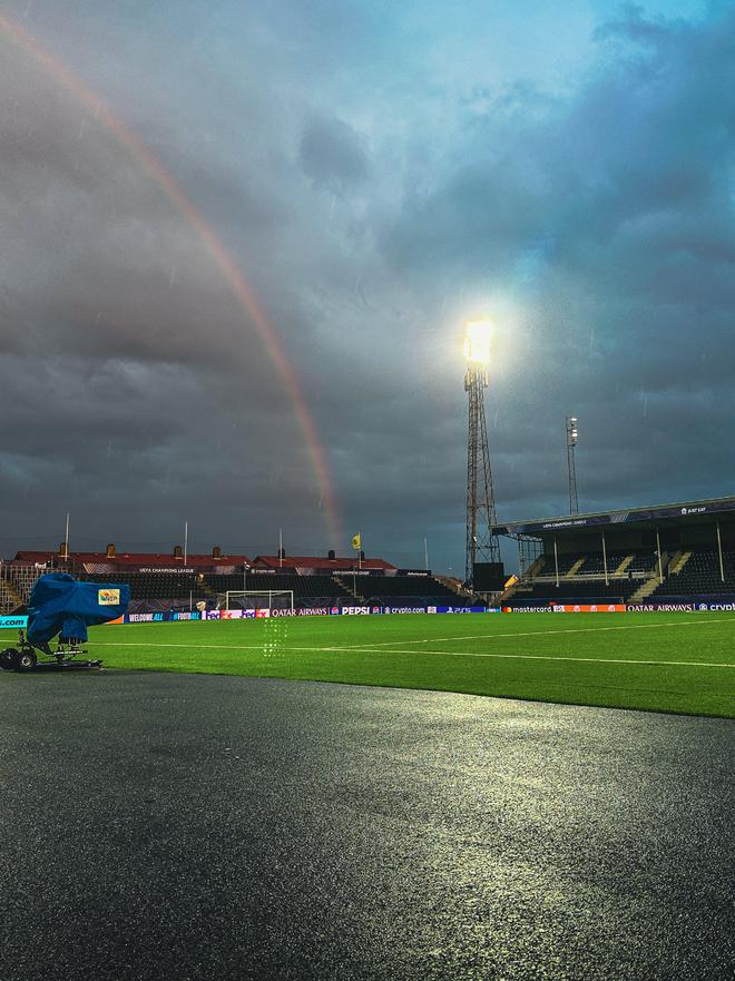 曼城尤文热刺将挑战“闪耀哥”主场球场位于北极圈的简单介绍  第1张