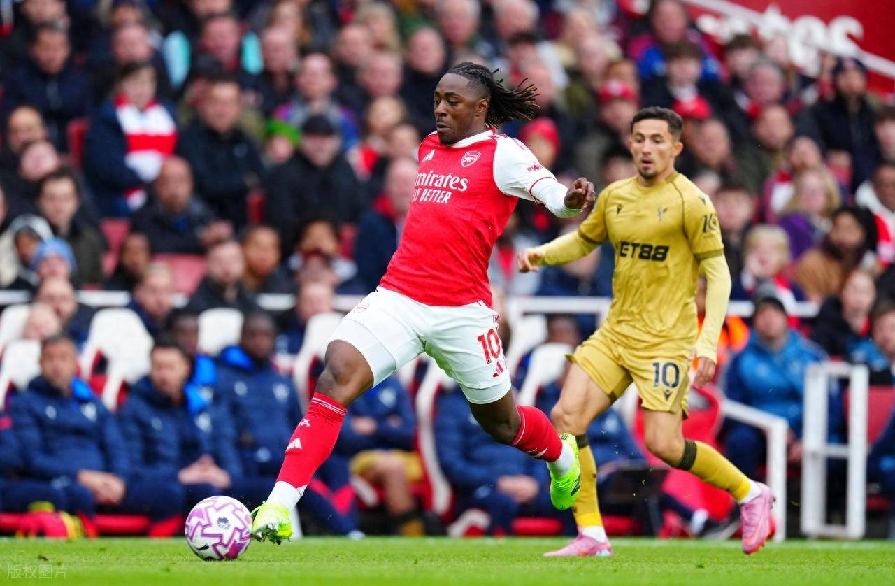 关于英超阿森纳1-0水晶宫埃泽弑旧主加布里埃尔中楣的信息  第1张