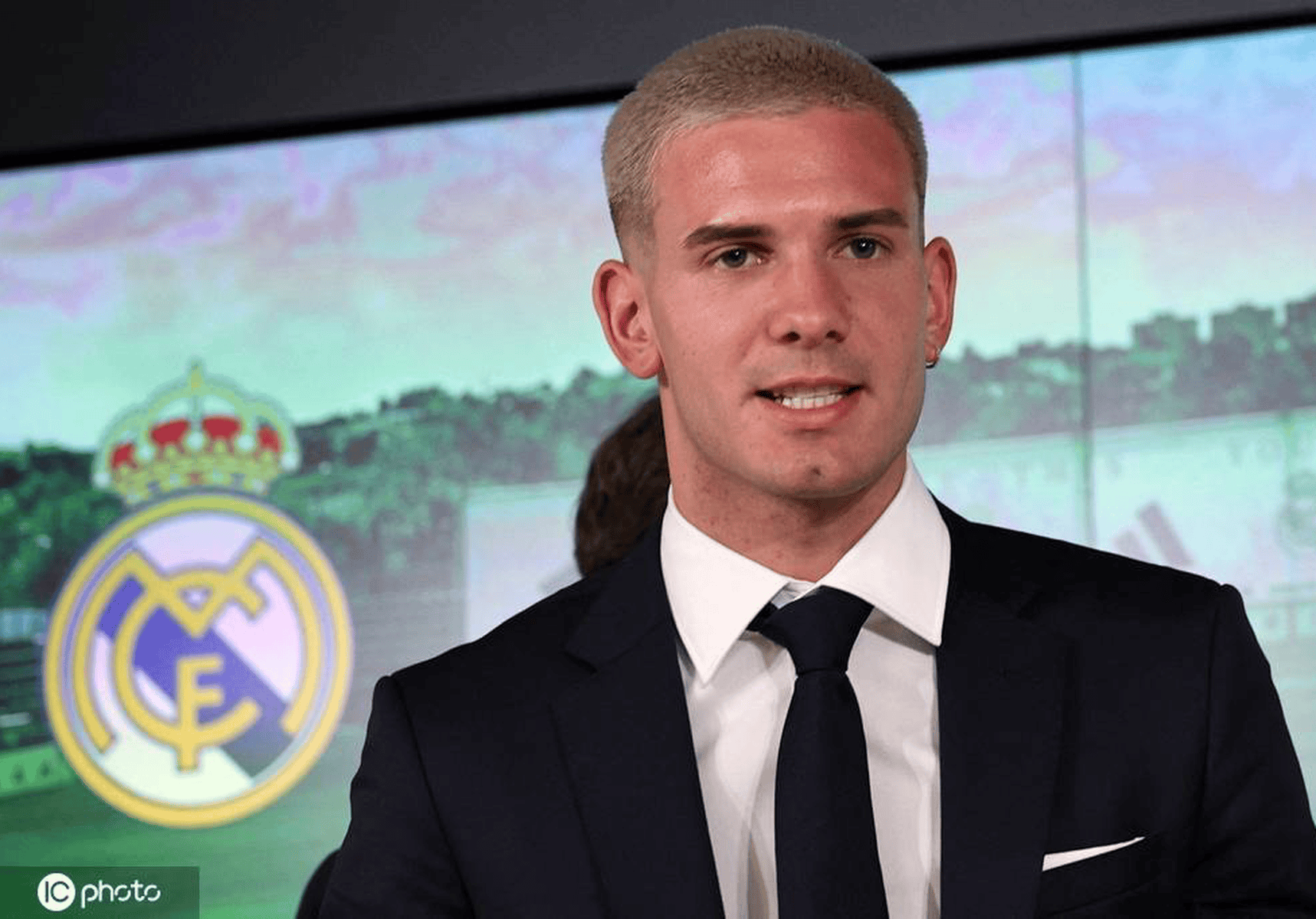 包含马斯坦托诺完成皇马首秀刚刚年满18岁的词条 第2张 包含马斯坦托诺完成皇马首秀刚刚年满18岁的词条 第2张