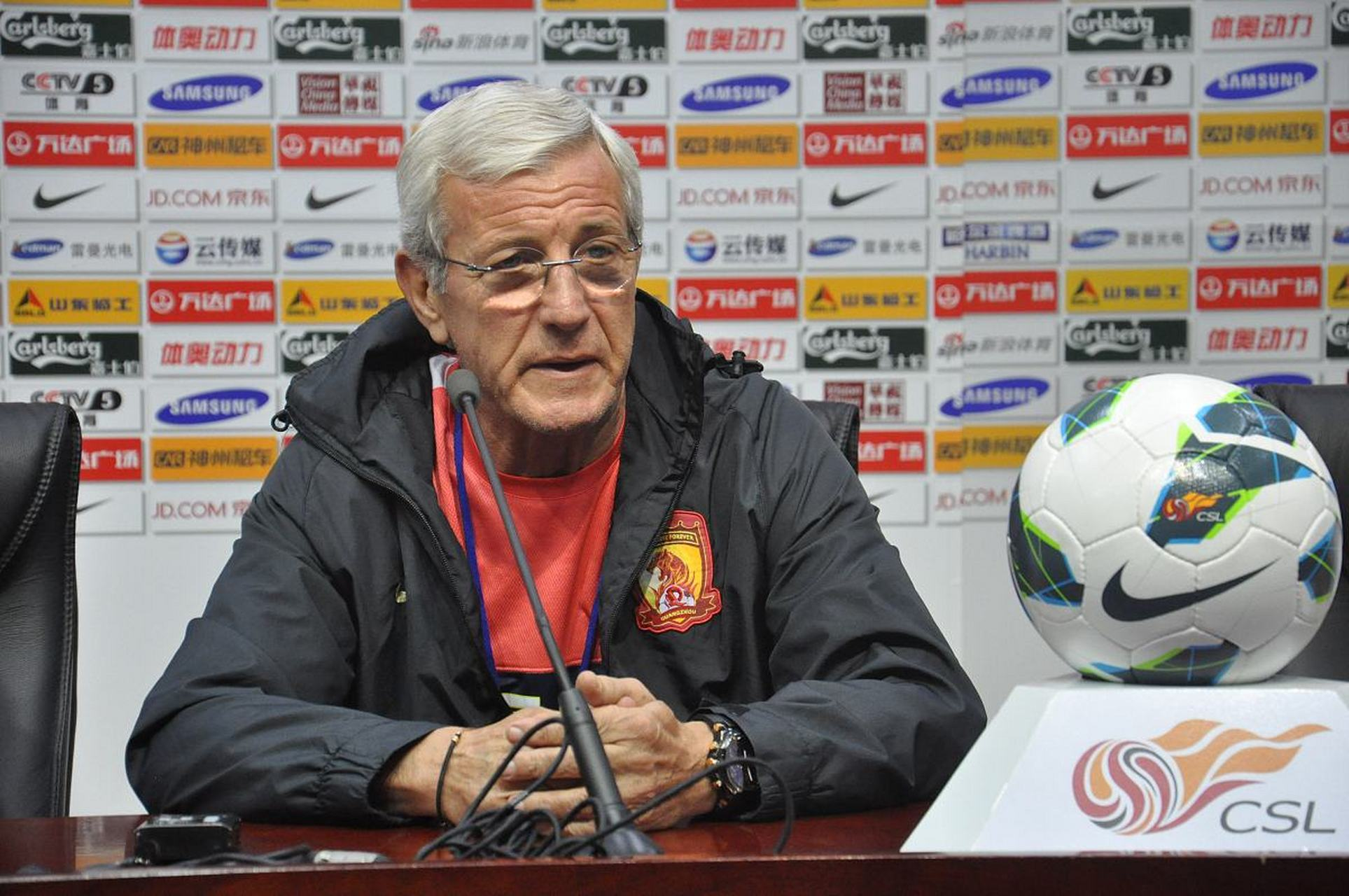 记者:王刚与发生冲突的球迷和解张玉宁已致歉的简单介绍 第1张 记者:王刚与发生冲突的球迷和解张玉宁已致歉的简单介绍 第1张