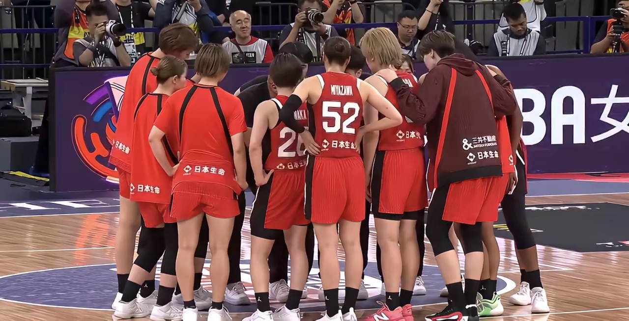 日女甲:富士通红浪女篮VS丰田羚羊女篮的简单介绍