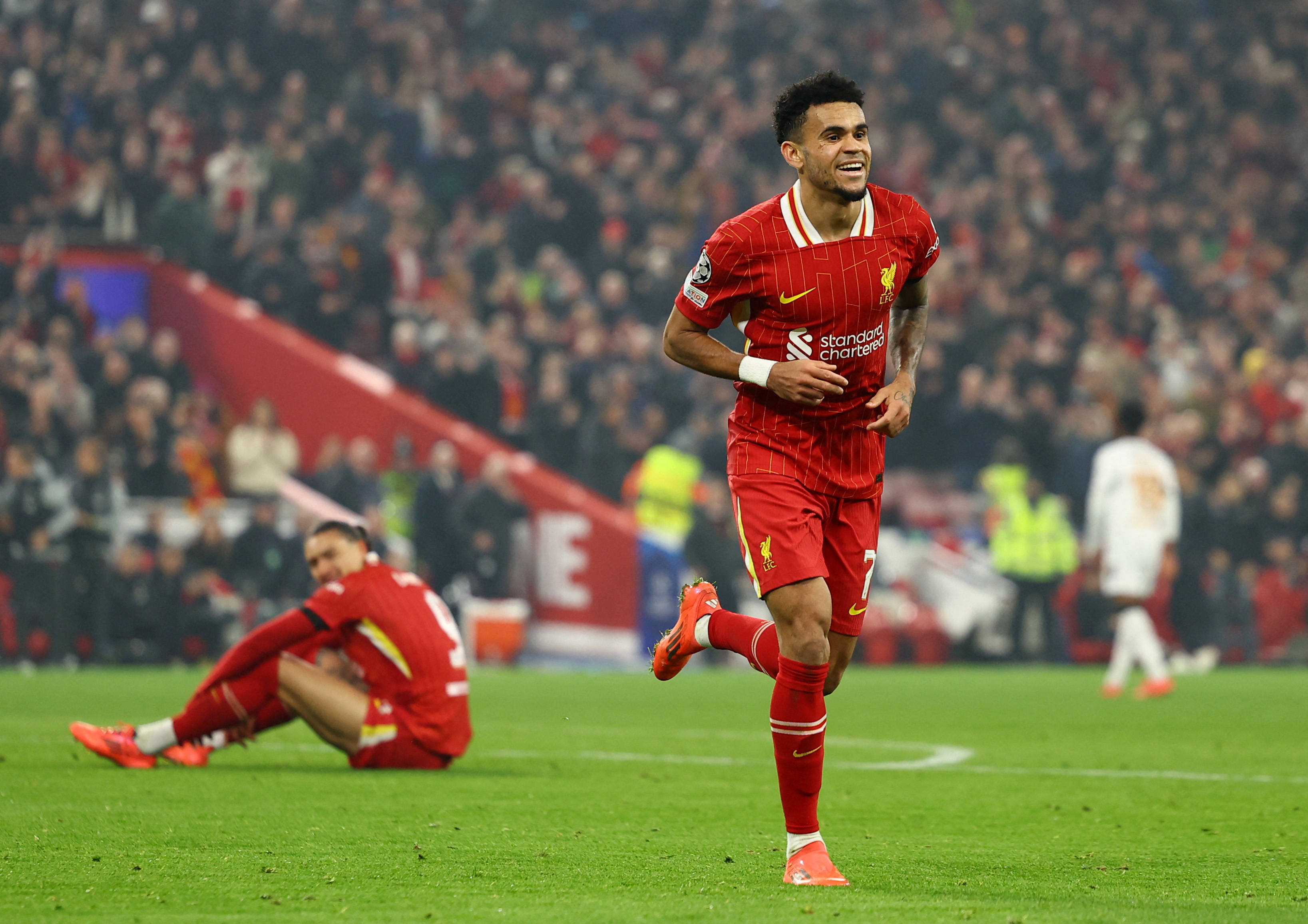 关于道格拉斯路易斯希望重返英超尤文生涯或提前终结的信息 第2张 关于道格拉斯路易斯希望重返英超尤文生涯或提前终结的信息 第2张