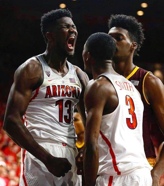 包含NCAA:俄亥俄州立大学VS圣玛丽山大学的词条