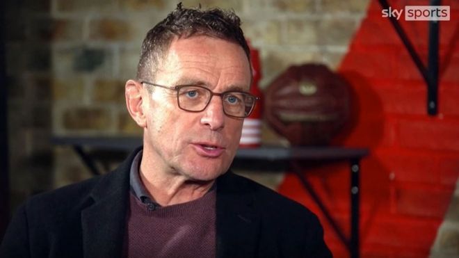 朗尼克批评曼联缺乏领导力自弗格森离开后陷入决策困境的简单介绍 第2张 朗尼克批评曼联缺乏领导力自弗格森离开后陷入决策困境的简单介绍 第2张