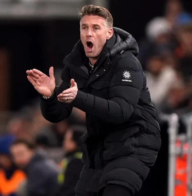 狼队正式接触米德尔斯堡主帅爱德华兹强调的只专注于当下的工作的简单介绍  第1张