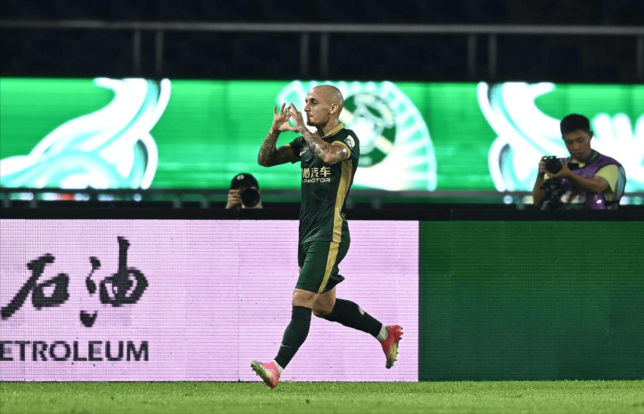 中超青岛海牛0-3浙江队米特里策首秀贡献两射一传王钰栋破门的简单介绍 第2张 中超青岛海牛0-3浙江队米特里策首秀贡献两射一传王钰栋破门的简单介绍 第2张