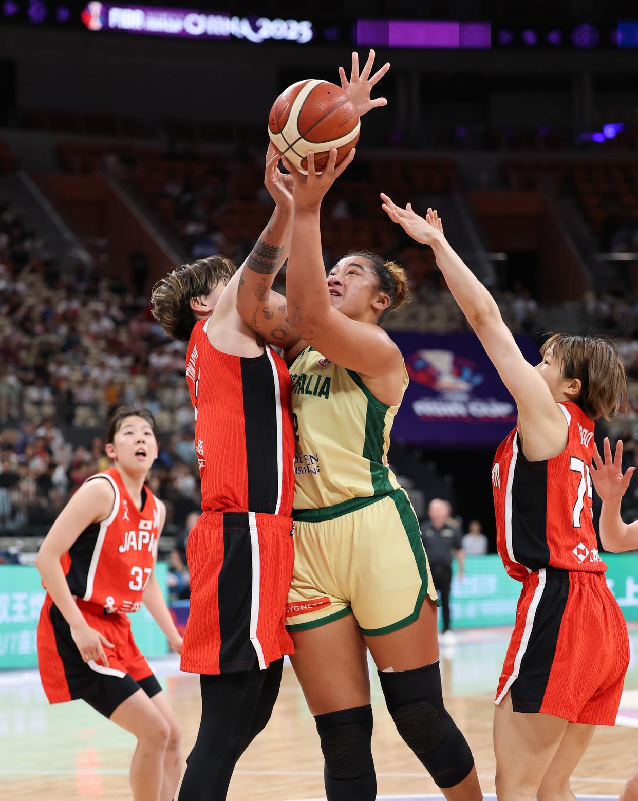 女篮亚洲杯日本女篮79-88澳大利亚女篮澳大利亚女篮首夺冠军的简单介绍  第1张
