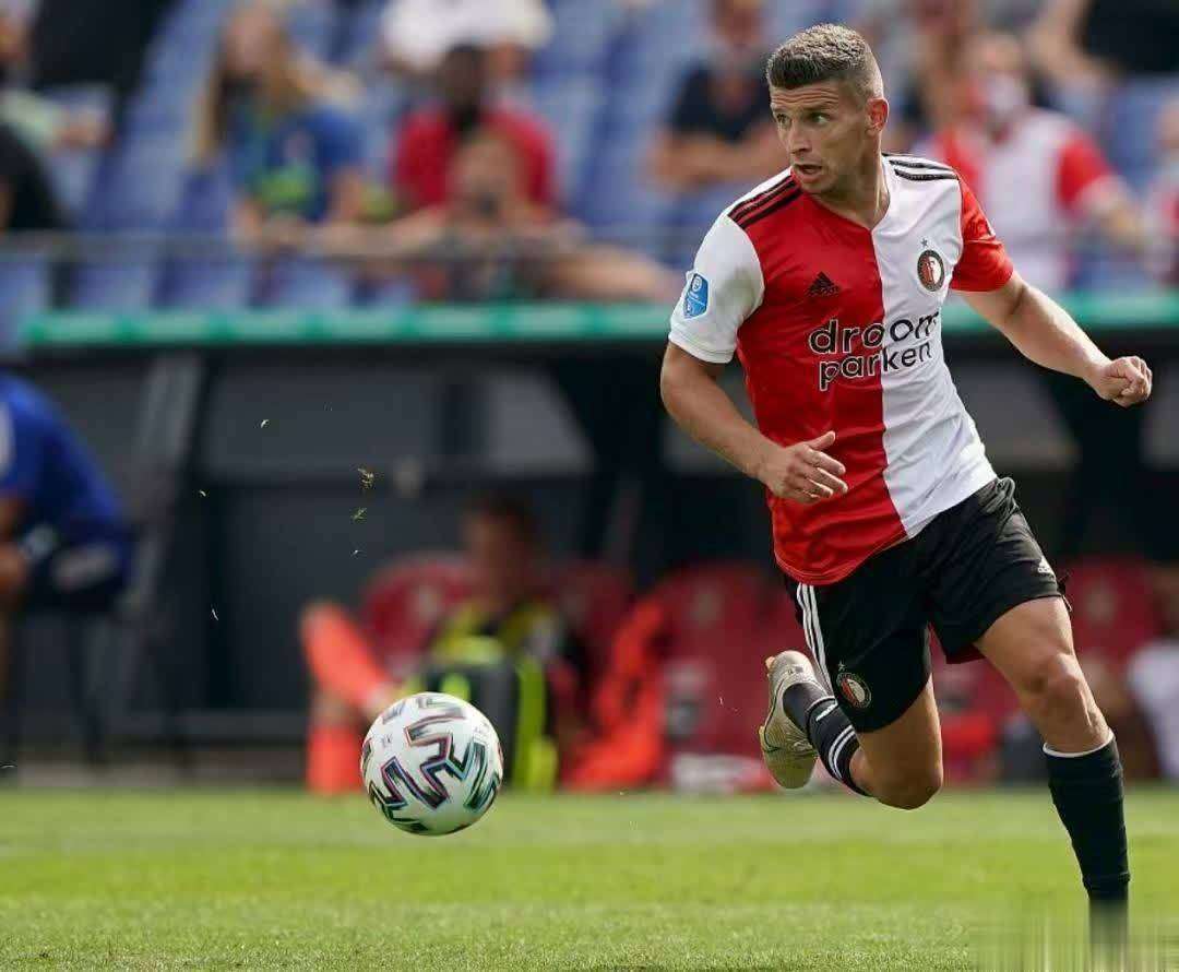 包含费内巴切淘汰费耶诺德范佩西在与穆里尼奥的博弈中落败的词条  第1张