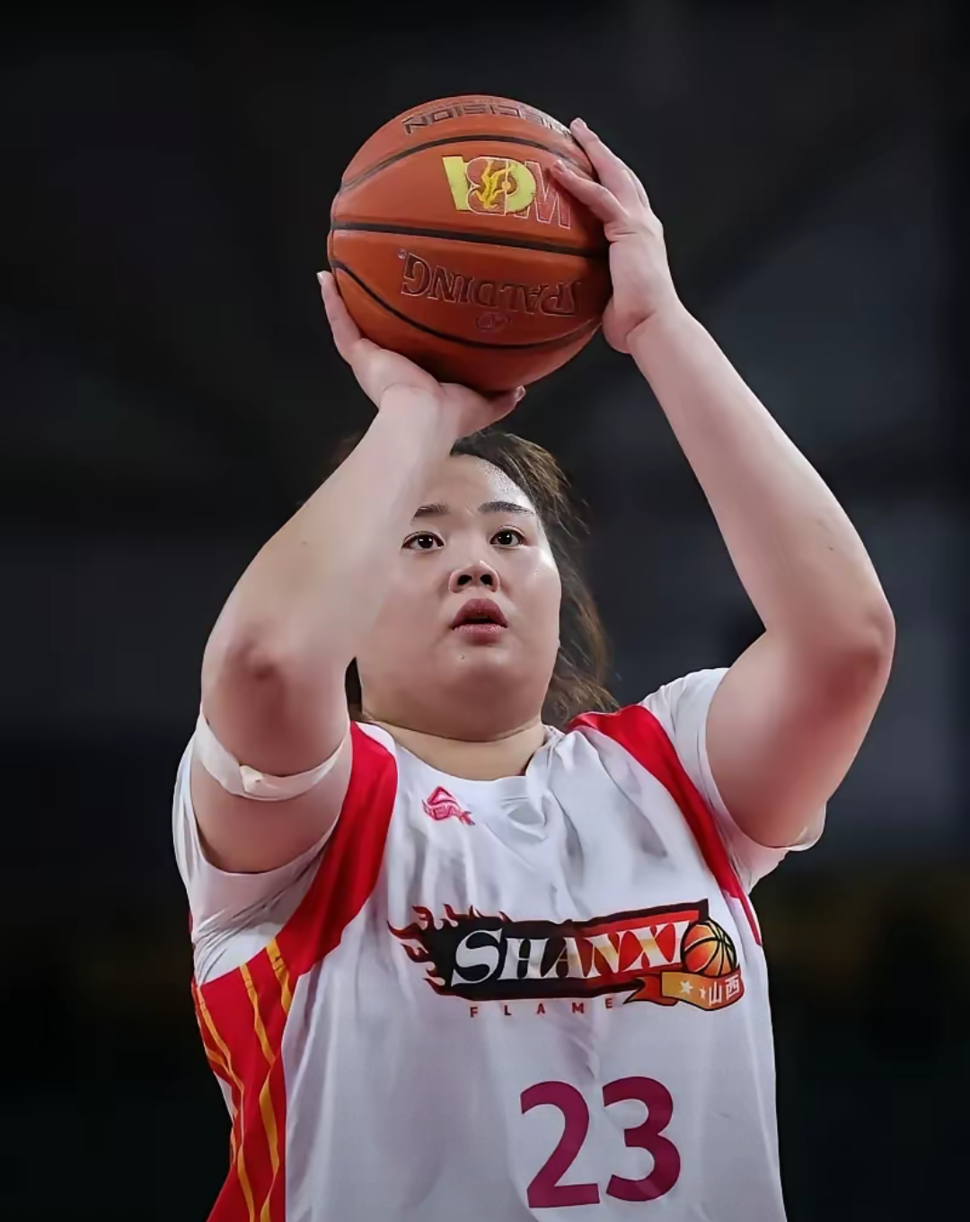 中国女篮大运会夺金以81-69击败美国成功卫冕的简单介绍  第1张