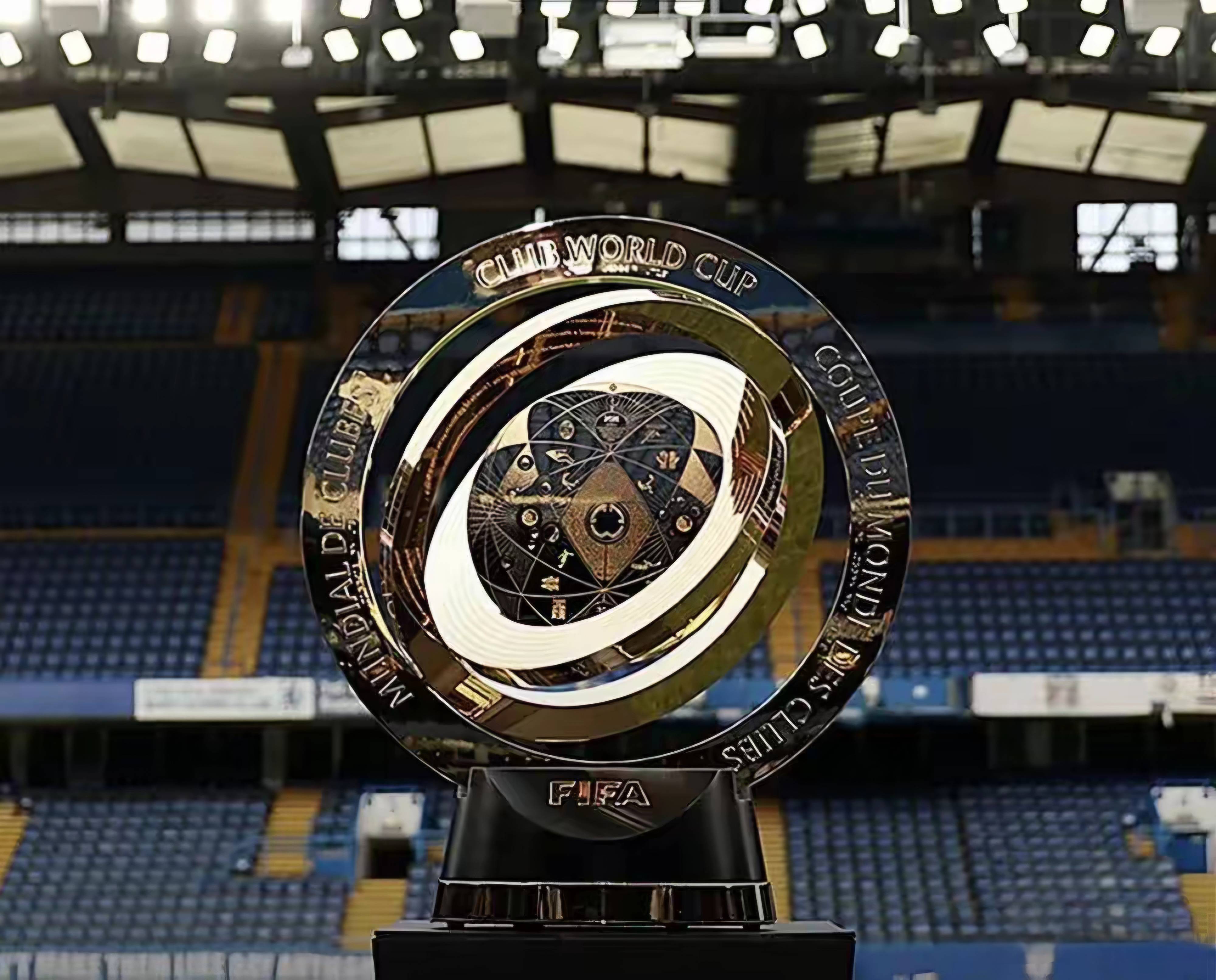 关于曝皇马世俱杯将用433阵型全员均需参与防守的信息  第1张