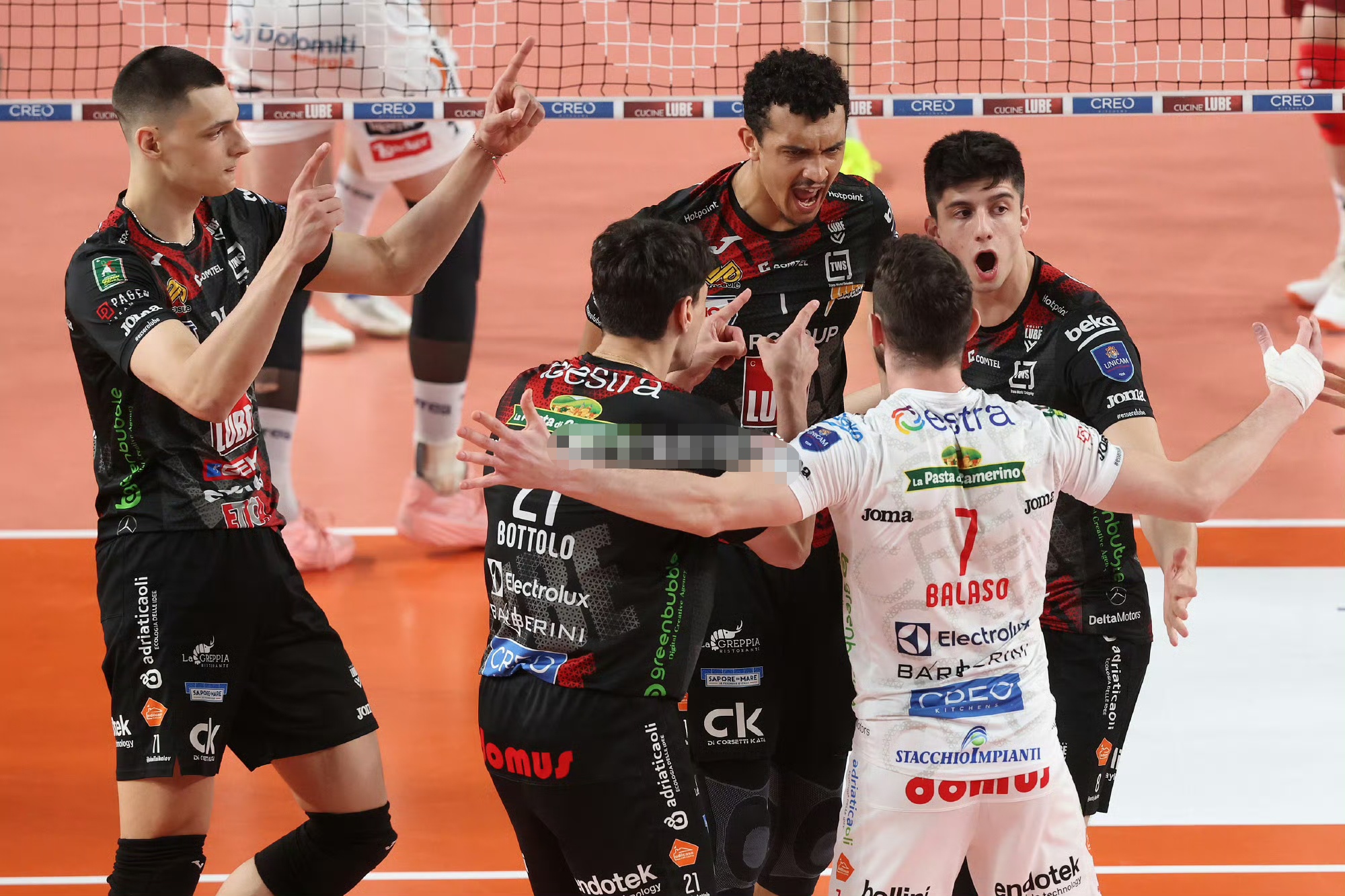 俄申请取代意大利主办2032年欧洲杯意大利多个球场未获得认证的简单介绍 第1张 俄申请取代意大利主办2032年欧洲杯意大利多个球场未获得认证的简单介绍 第1张