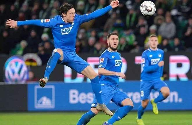 日职乙秋田蓝闪电vs熊本深红前瞻预测两队同分在保级中挣扎的简单介绍  第2张