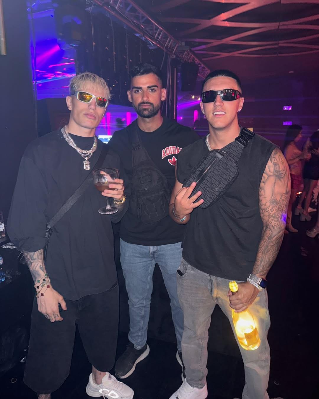 加纳乔穿维拉球衣引争议遭红魔球迷炮轰的简单介绍