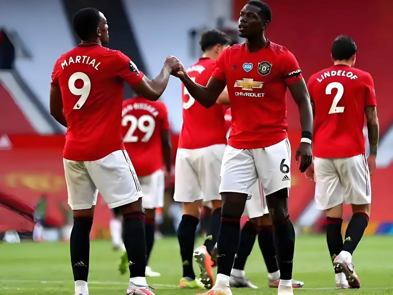 曼联取得英超三连胜红魔状态回升