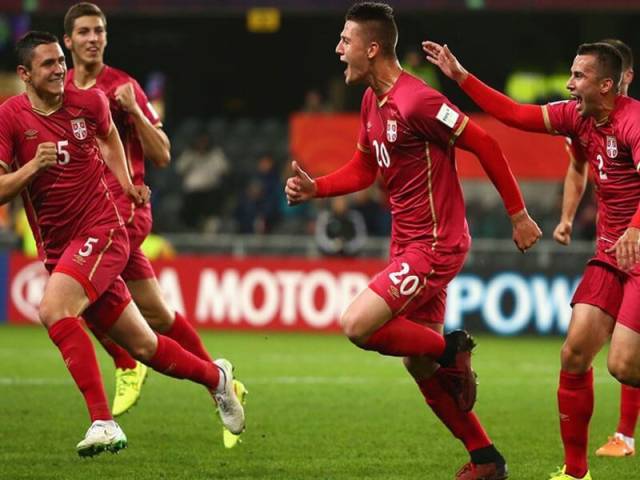 包含西班牙女足主帅离任前球员贝穆德斯接管帅位的词条  第1张